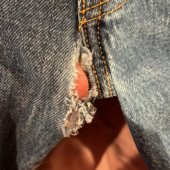Men’s Levi’s 501 size 35 x 34.  There is a hole please see pictures - Picture 4 of 7